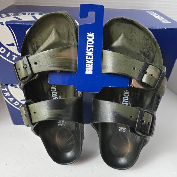 NWT BIRKENSTOCK  "Arizona" Sandals - Picture 1 of 2